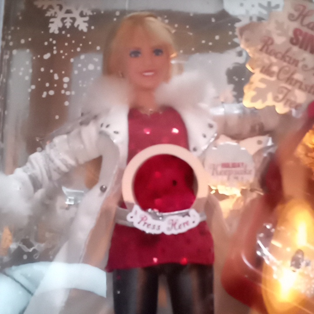 Hannah Montana 2008 Holiday Pop Star ⭐✨⭐ - Picture 5 of 12